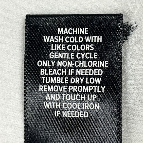 Torrid Sheer Flutter Sleeve Blouse Heart Print Womens Size 00 (10 M/L) Cream Blk - Picture 9 of 9